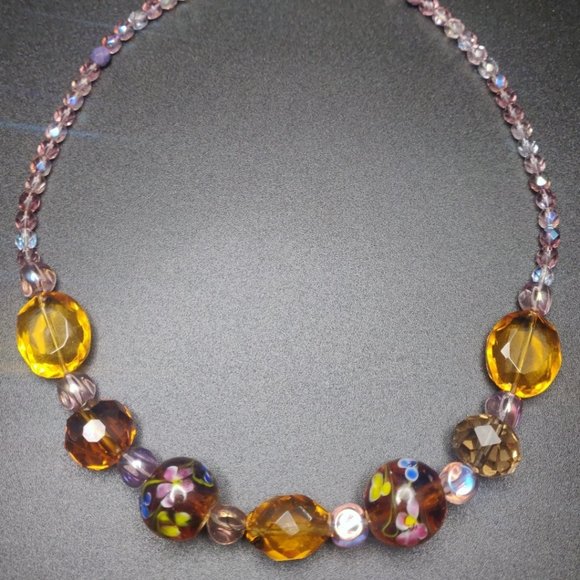 Jewelry - vintage Glass Bead Necklace